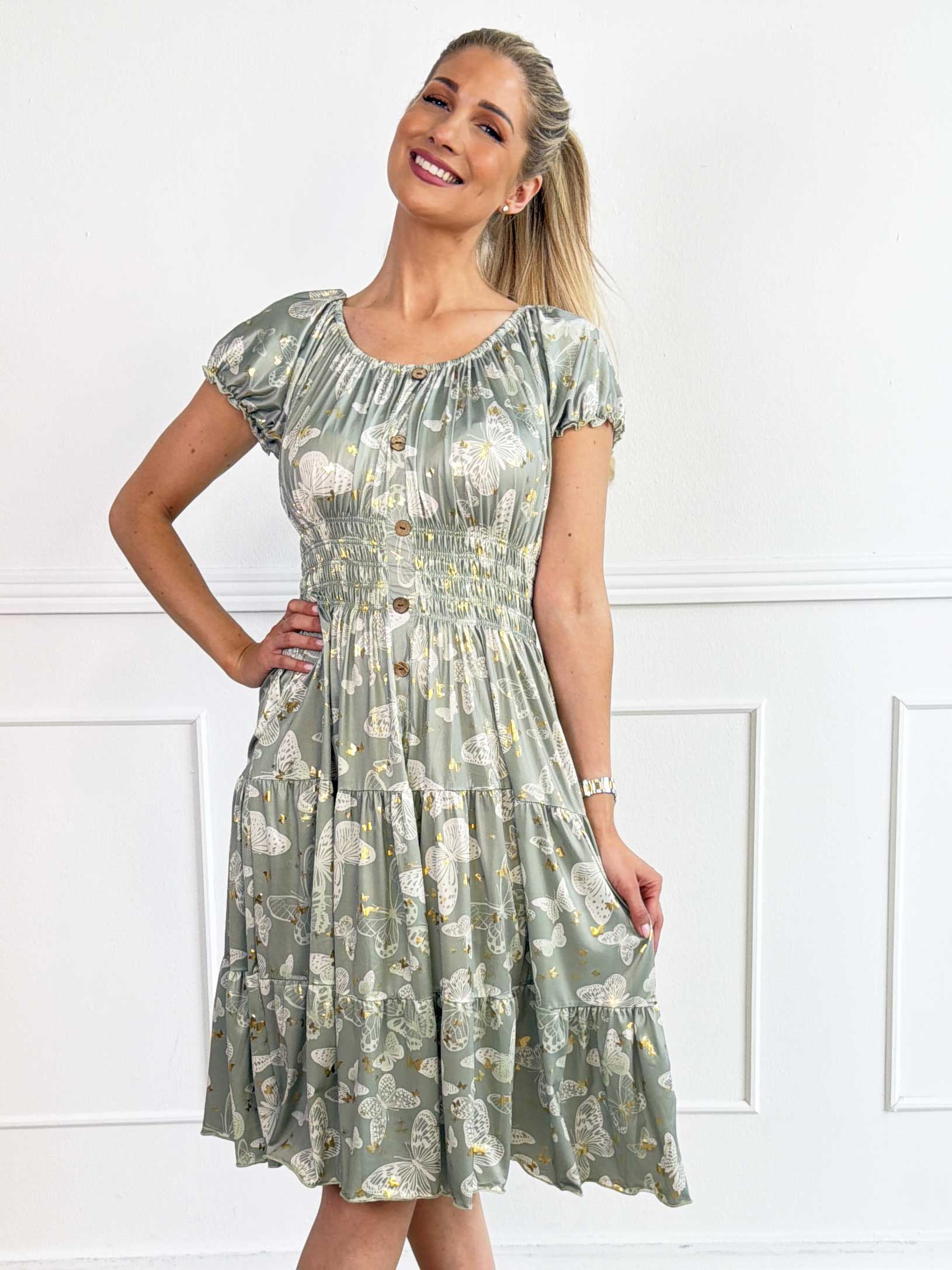 Tea Butterfly - Plus size kjole med smukt sommerfugleprint og elastisk udskæring